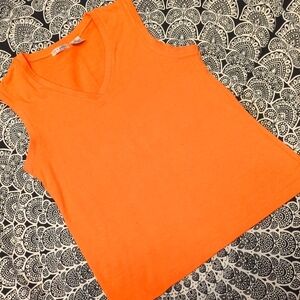 Red paint tank size medium